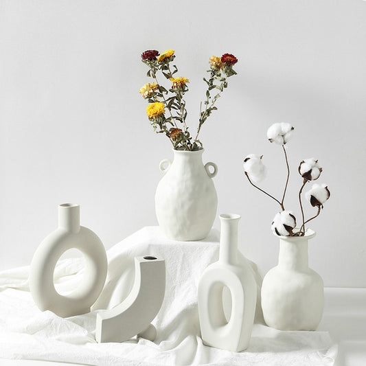 Nordic Ceramic Vase - Elegant Minimalist Design