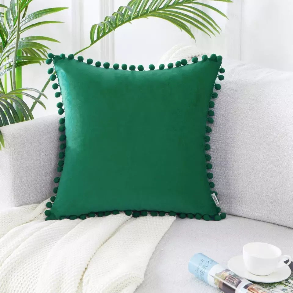 Poduszka Velvet z koronką Ball Lace - Poszewka w jednolitym kolorze