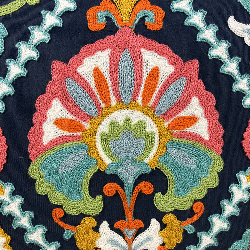 Funda de almohada vintage bohemia con flecos bordados