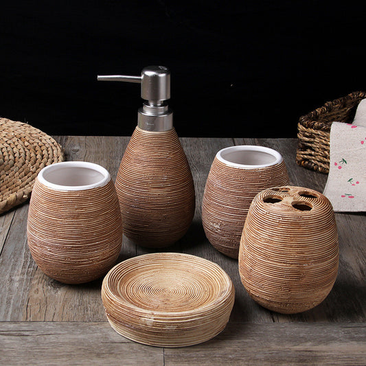 Zestaw pięciu elementów ceramicznych łazienkowych w stylu europejskim