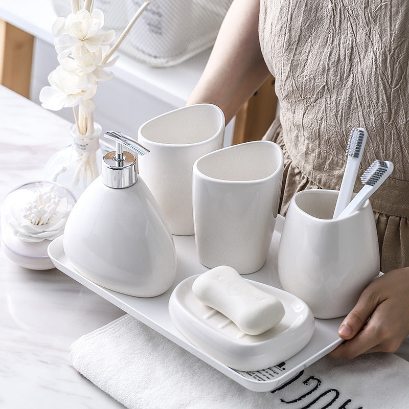 Prosty Biały Porcelanowy Zestaw Łazienkowy Pięcioelementowy