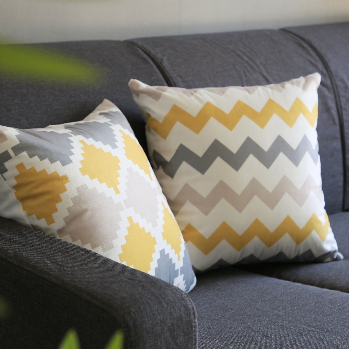 Funda de almohada con patrón geométrico