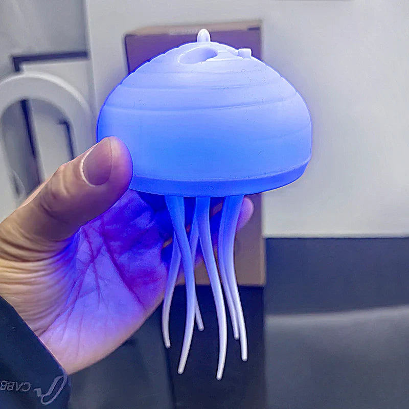 Lámpara decorativa con medusas flotantes