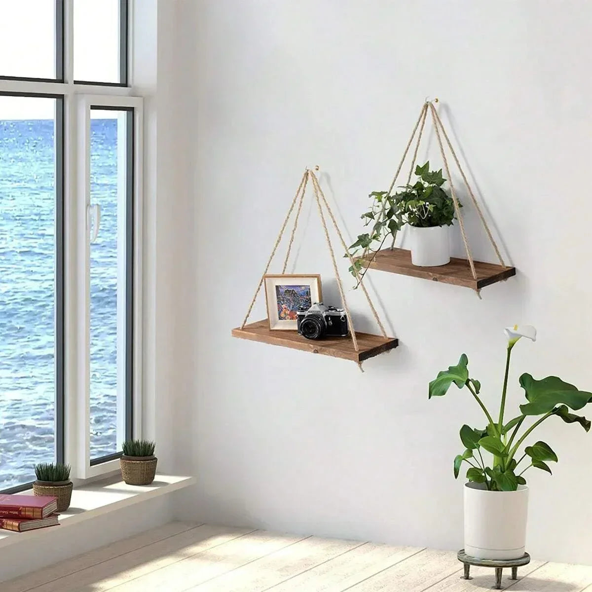 Estante de pared de madera con cuerda, decoración.